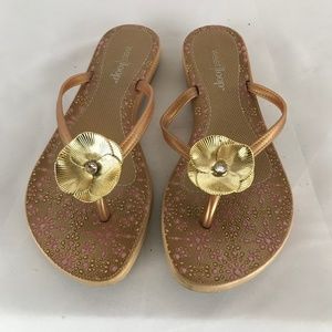 WEST LOOP GOLD TONE FLOWER  SIZE 6 SANDAL